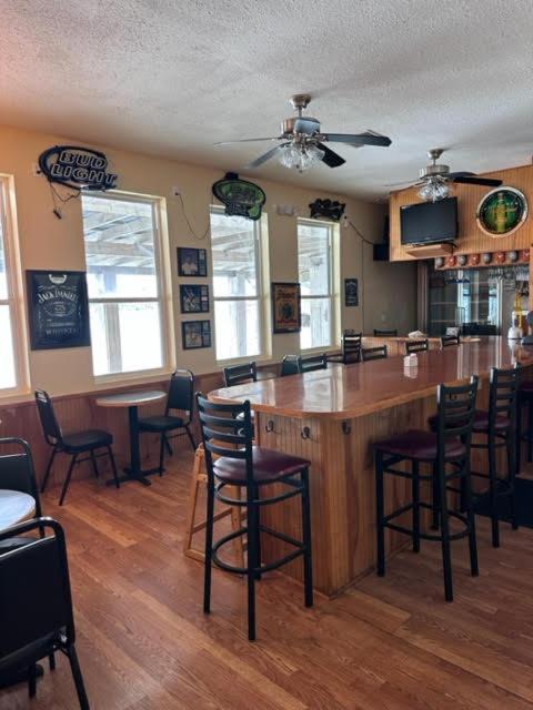 White Sands Inn, Marina, Bar & Grill 포트 이사벨 외부 사진