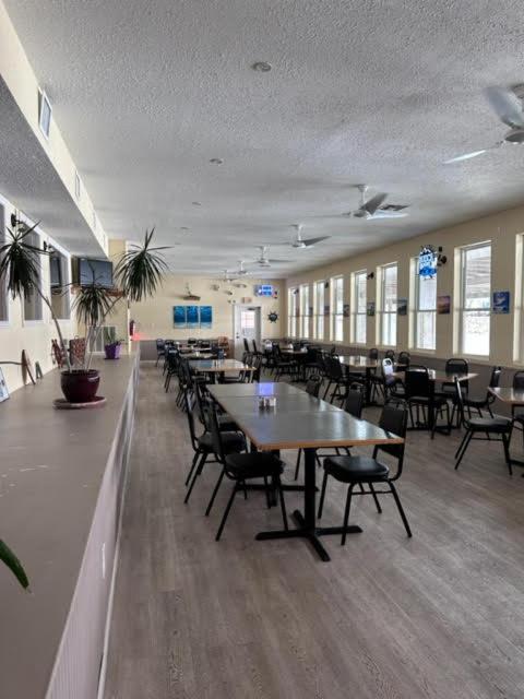 White Sands Inn, Marina, Bar & Grill 포트 이사벨 외부 사진